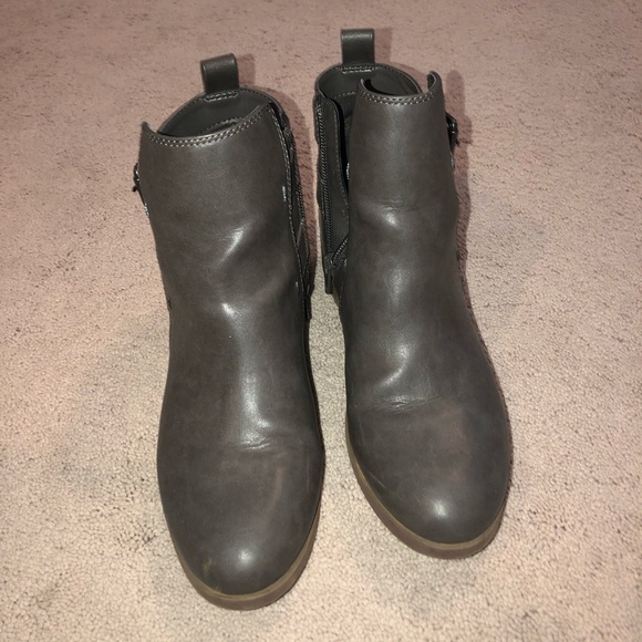 Old Navy booties - Picture 2 of 3